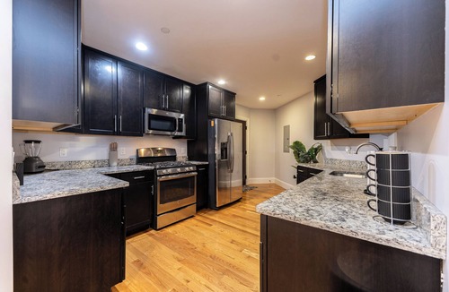 South Medford Apartment | NEW -Entire Place-Laundry In Unit -Family Friendly