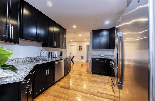 South Medford Apartment | NEW -Entire Place-Laundry In Unit -Family Friendly
