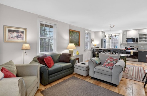 Dresden Apartment | NEW! Forest Backdrop | Midcoast Maine | Quiet Escape