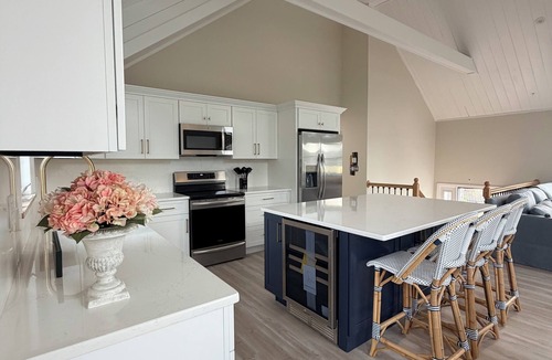 Silver Beach House | New List - Spacious 4BR Getaway - walk to two private beaches, Tennis/Pickleball