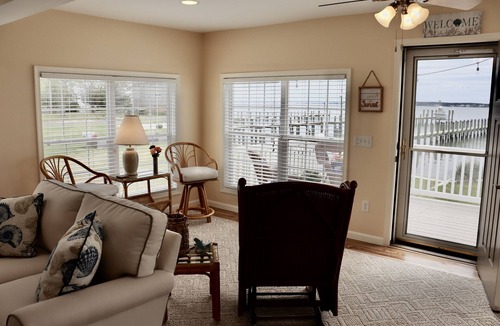 Long Neck House | New Listing! Osocozy. Waterfront home on the Indian River Bay. Lovely views!