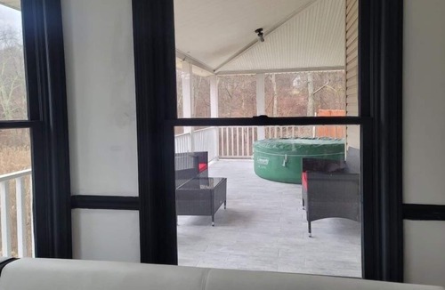Putnam Valley House | NEW LISTING! Putnam Valley Estate 4BR - Hot Tub Fireplace by RedAwning