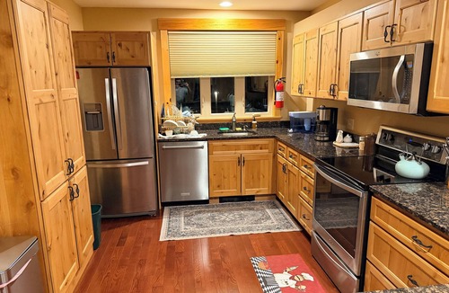 Carrabassett Valley Condo | [NEW LISTING] Luxury Ski in/Ski Out Sugarloaf Trailside Retreat. Hot Tub!