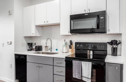 Downtown Columbus Apartment | NEW LOVELY 1BR IN HEART OF COLUMBUS l 24/7 GYM