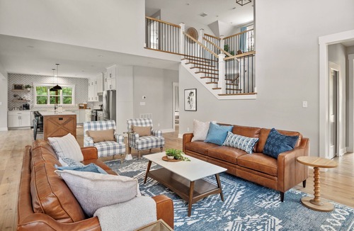 Lindseyville House | New Luxury Retreat - Nolin Lake & Mammoth Cave adventures await!