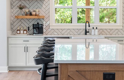 Lindseyville House | New Luxury Retreat - Nolin Lake & Mammoth Cave adventures await!