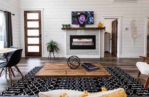 Broken Bow Cabin | NEW! "Moonlight Rest" Luxury Couples Cabin. 1 Bdrm; 1 Bth; Sleeps 4 Hot tub
