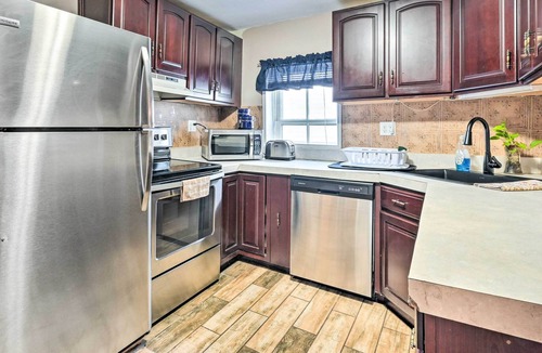 Sharpsburg House | NEW! Pet-Friendly Sharpsburg Home - Fenced-In Yard