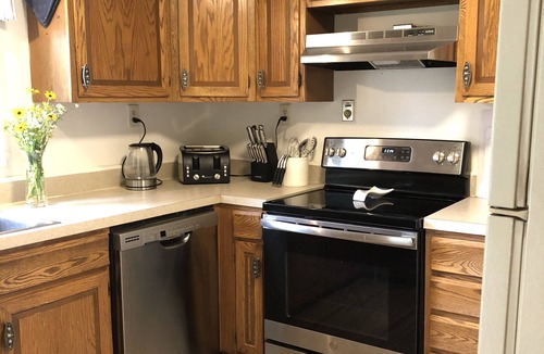 Mystic House | New photos with many updates! Bring your EV cord and adapter! Walk to the fun!