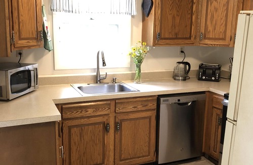 Mystic House | New photos with many updates! Bring your EV cord and adapter! Walk to the fun!