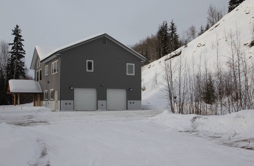 Badger House | New Property Fully ADA Accessible Sleeps 2 15 minutes from Downtown Fairbanks