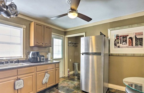 East Hartford House | New!Quaint & Convenient Hideaway: Great Location
