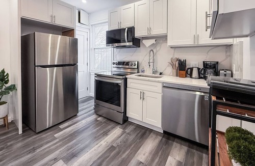 Columbus Park - Andrew Square Apartment | New Reno! 3 Beds, in unit Washer & Dryer, Southie!