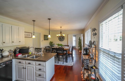 Summerlee House | New River Gorge Oasis-Hot Tub- Game Room- Fire pit- Good Vibes