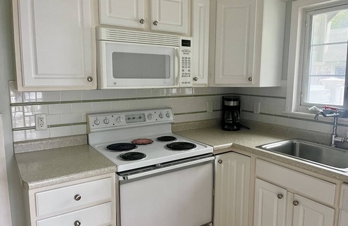 Silver Beach House | New Silver Beach Cozy Cottage-near Seacrest Resort and Old Silver Beach!