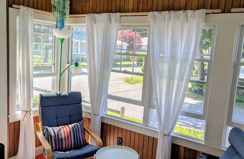 Silver Beach House | New Silver Beach Waterfront Cottage