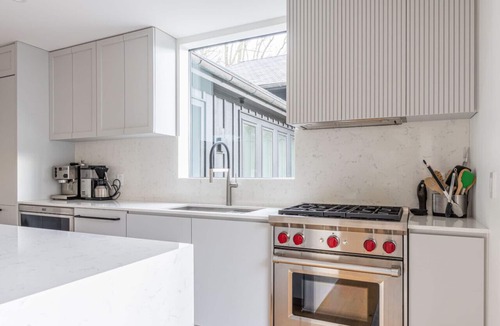 New Paltz House | NEW: Stunning Designer Lakefront Estate w/Hot Tub