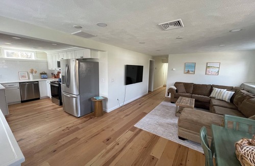 Point Judith House | NEW! Updated rare 9 bedroom, sleeps 18-20 & short walk to Roger Wheeler Beach!