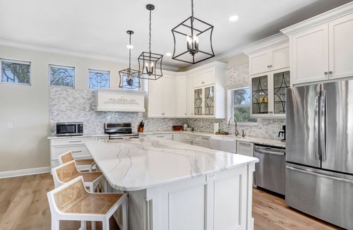 Redington Beach House | 🌴☀️New Vacation Home! Steps from Beach! 4/2.5, Sleeps 8 ☀️🌴