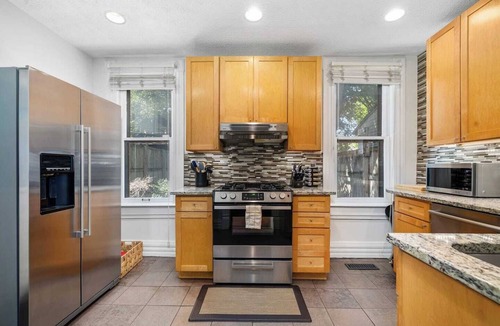 Italian Village House | *NEW* Walk 2 Short North | Hot Tub | Easy Parking