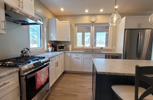 Barnstead House | Newer Construction waterfront house with AC and WiFi in Barnstead