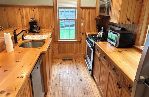 Bristol Cottage | Newfound Lake Bristol, NH Lakefront Cottage