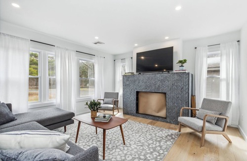 Hollowville House | Newley Renovated Contemporary Hudson Home 3-bedrooms 120 Acres with pond
