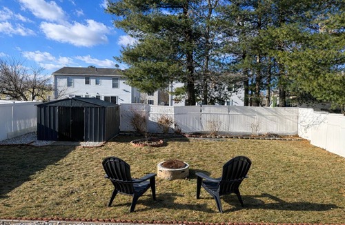 Springfield House | Newly built 3BR Luxe home with sPA bath,Chef Kitchen near Big E, Mass Mutual