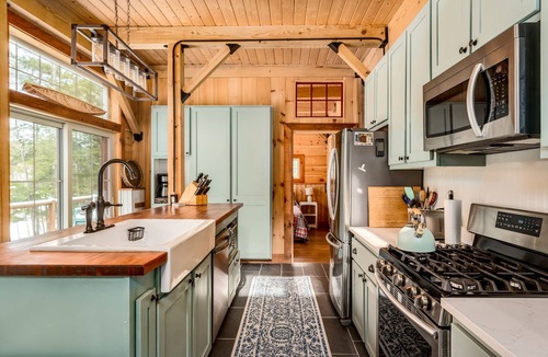 Meredith House | Newly constructed home sleeping 4 located on Fish Cove Lake Winnipesaukee