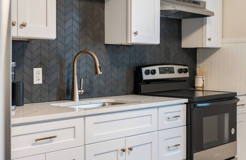 North Canton Apartment | Newly Remodeled 2BR Private Apartment in North Canton