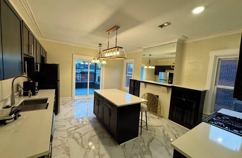 Perry North Apartment | Newly remodeled great location spacious 3-bedroom apt in Pittsburgh with AC,