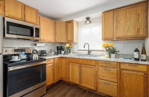 Buckeye Lake Cottage | Newly renovated 2-bedroom cottage by the lake
