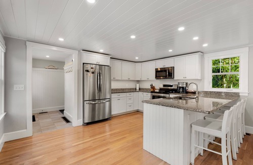 Rockport House | Newly Renovated 2BR Rockport Home w/parking Steps to Back Beach+Bearskin Neck!
