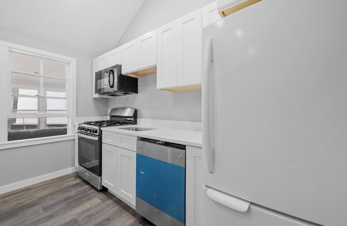 Alton Cottage | Newly Renovated Cottage 3 on Main Street Alton Bay!