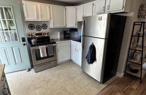 York Beach Condo | Newly Renovated Easy Walk to Both Beaches/Shopping/Zoo/Amusement Park!
