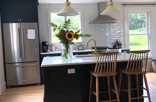 Union House | Newly renovated home on historical Waterfront farm