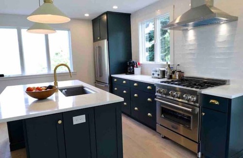 Union House | Newly renovated home on historical Waterfront farm