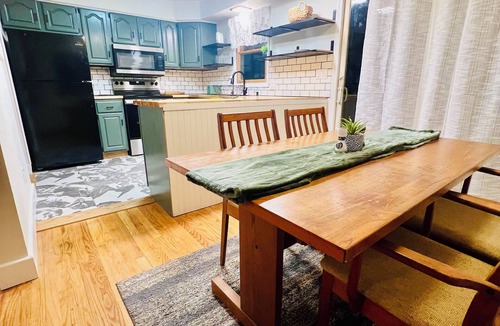 Belfast House | Newly renovated, pet friendly house in the heart of Belfast with large back yard