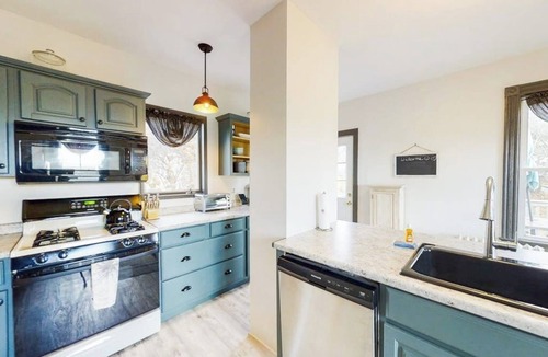 Boothbay Harbor House | Newly Renovated Haven w/Deck, Walk to Shops, Dining & Marina, Pet friendly