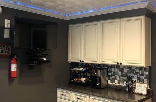 Farmington House | Newly Updated with Outdoor Entertainment Spaces