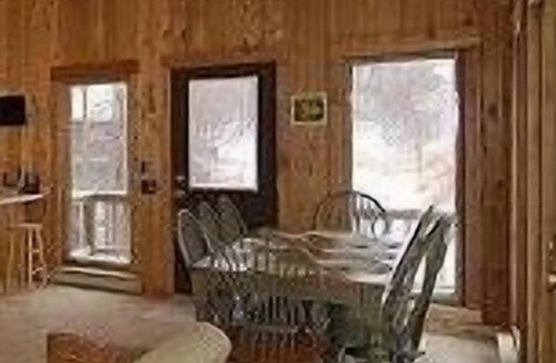Northface House | NF34-Steps out on Salamander! Hot Tub!