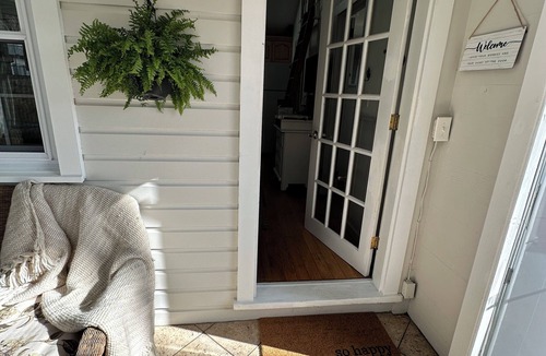 Madison Cottage | Nice 1-bedroom cottage with AC in charming Madison