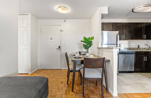 North Brookline Apartment | Nice 2bd/1.5ba near BU cwa1