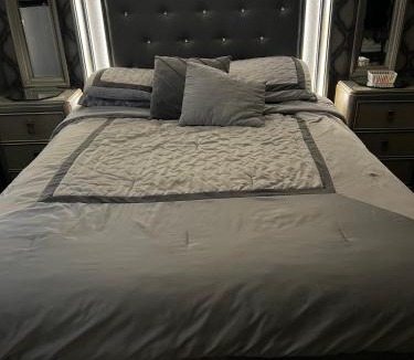 Southeast Yonkers House | Nice Cozy Room By Empire City Casino And Cross County Mall