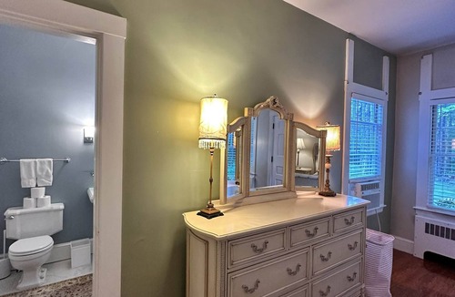 Mount Vernon House | Nightingale Cottage