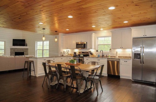 Lindseyville House | Nolin Lake*Mammoth Cave