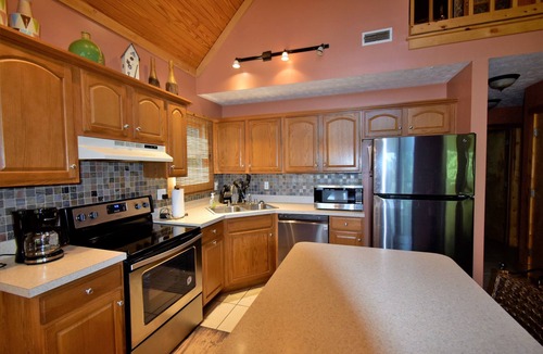 Bee Spring House | Nolin Lake Water Front Home 30 Minutes from Mammoth Cave
