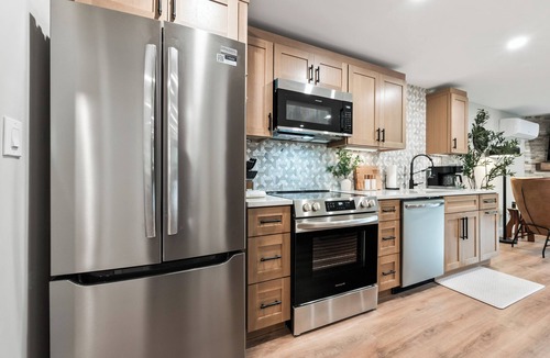 Bartlett Condo | Nordic Retreat - New Reno - Pools & Hot Tub - Skiing - Story Land -Game Room!