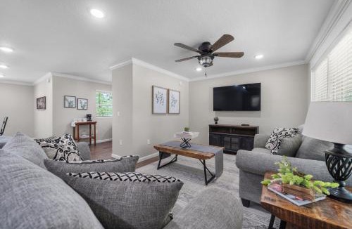 Russellville House | Nordin's LakeHouse, Lakefront Hideaway on Delaware Bay Sleeps 10