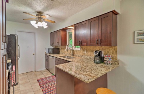 Lone Rock House | Norfork Getaway: Walk in White River Access!